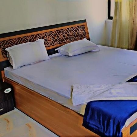 Glamour Palace Hotel Gaya Exterior foto