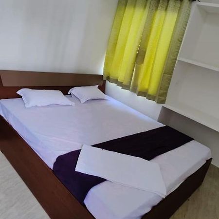 Glamour Palace Hotel Gaya Exterior foto
